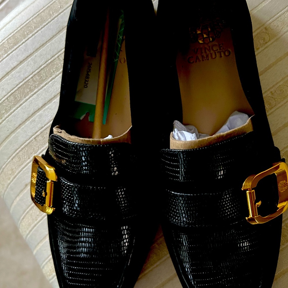 Loafer size 8.5 w black Vince Camino